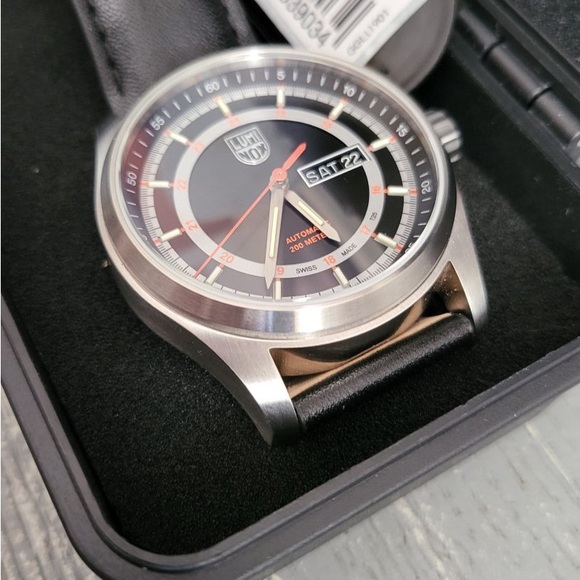 Luminox Atacama Field Automatic 1900 Series Watch - Picture 2 of 5